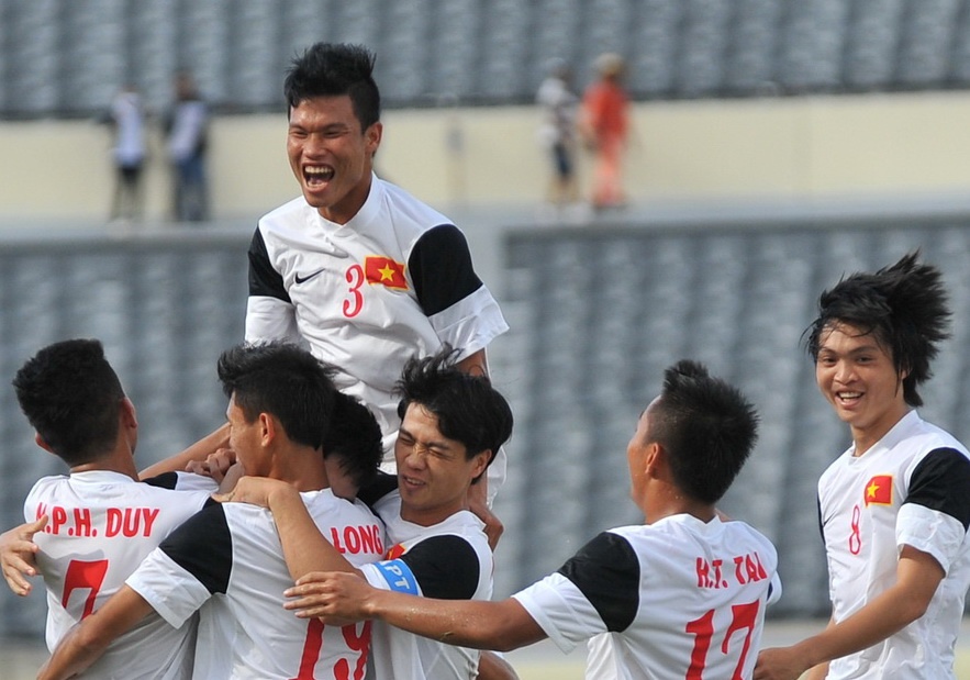 Vang thu linh hang hau ve, U19 VN van quyet thang Thai Lan hinh anh