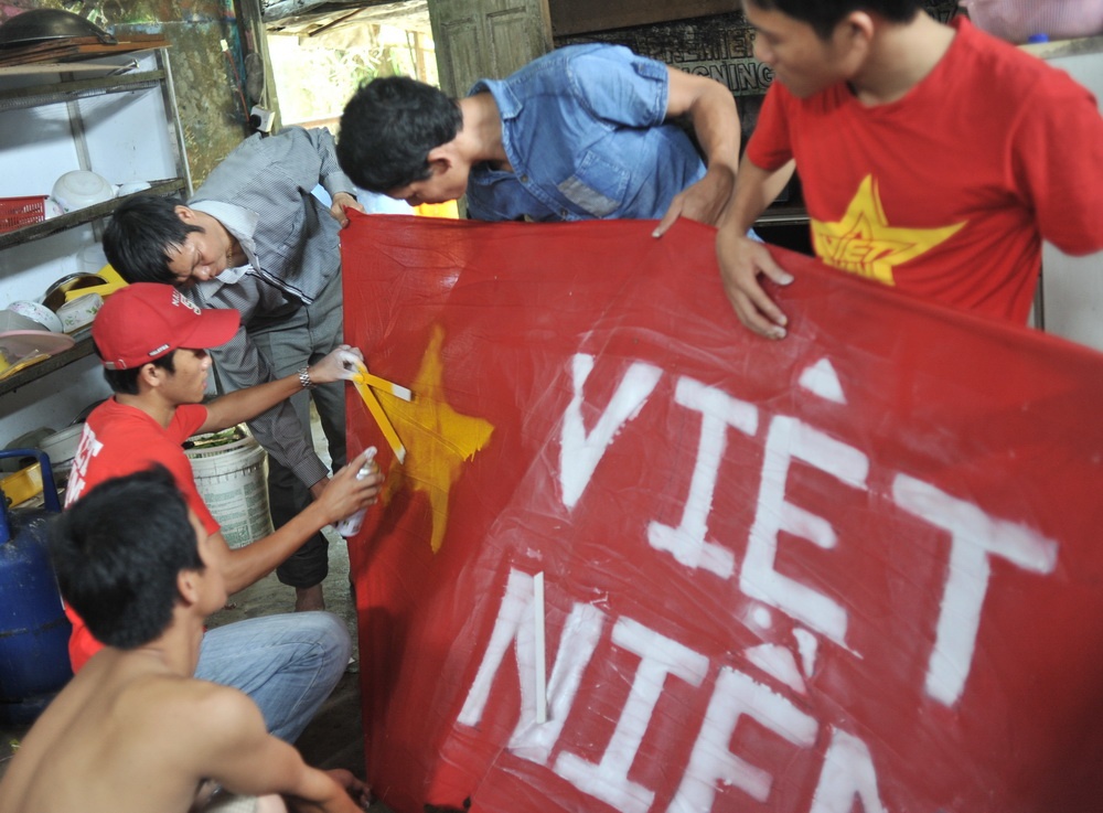 Fan Viet o Brunei hao huc chuan bi co vu U19 VN hinh anh