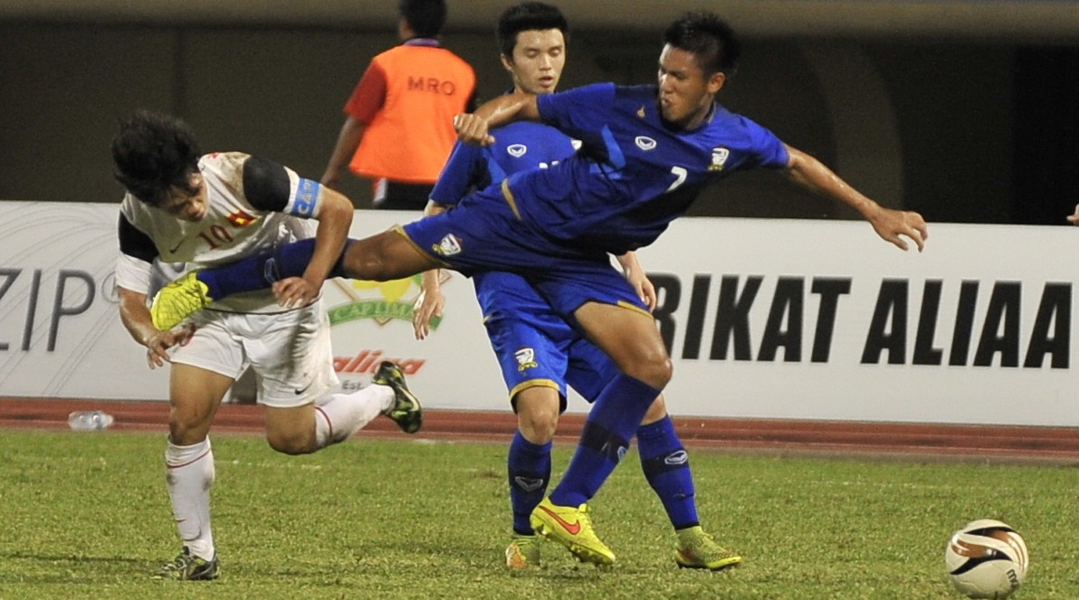 Thai Lan guc nga truoc U19 Viet Nam du da bao luc hinh anh