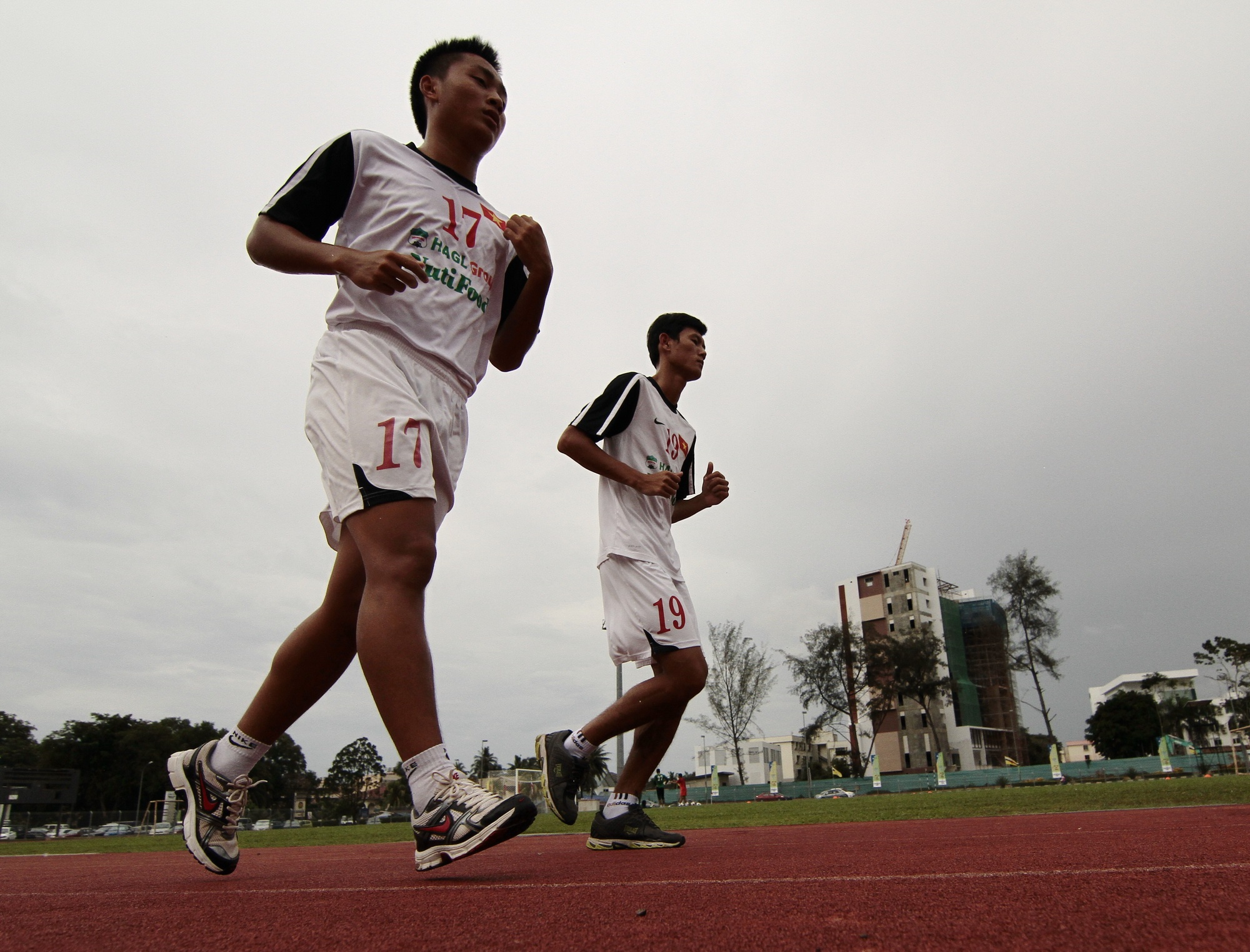 Các cầu thủ đá chính chỉ chạy thả lòng và tập nhẹ trong buổi tập chiều nay.