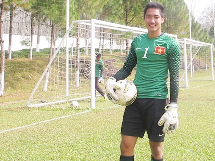 Tu thu mon bat phui tro thanh la chan thep cua U19 Viet Nam hinh anh