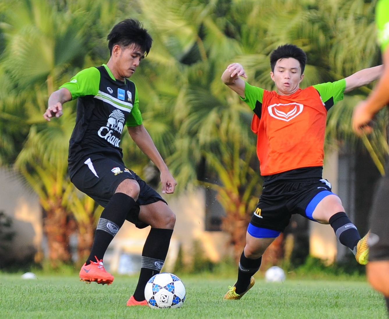 Thai Lan dung 7 cau thu da Thai League de phuc thu U19 VN hinh anh