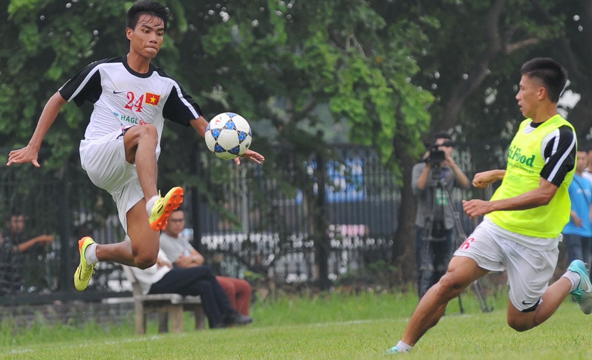 HLV Graechen tiet lo doi hinh chinh gap U19 Nhat Ban hinh anh