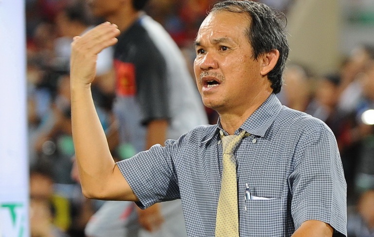 Bau Duc vuc day tinh than cac cau thu U19 Viet Nam hinh anh