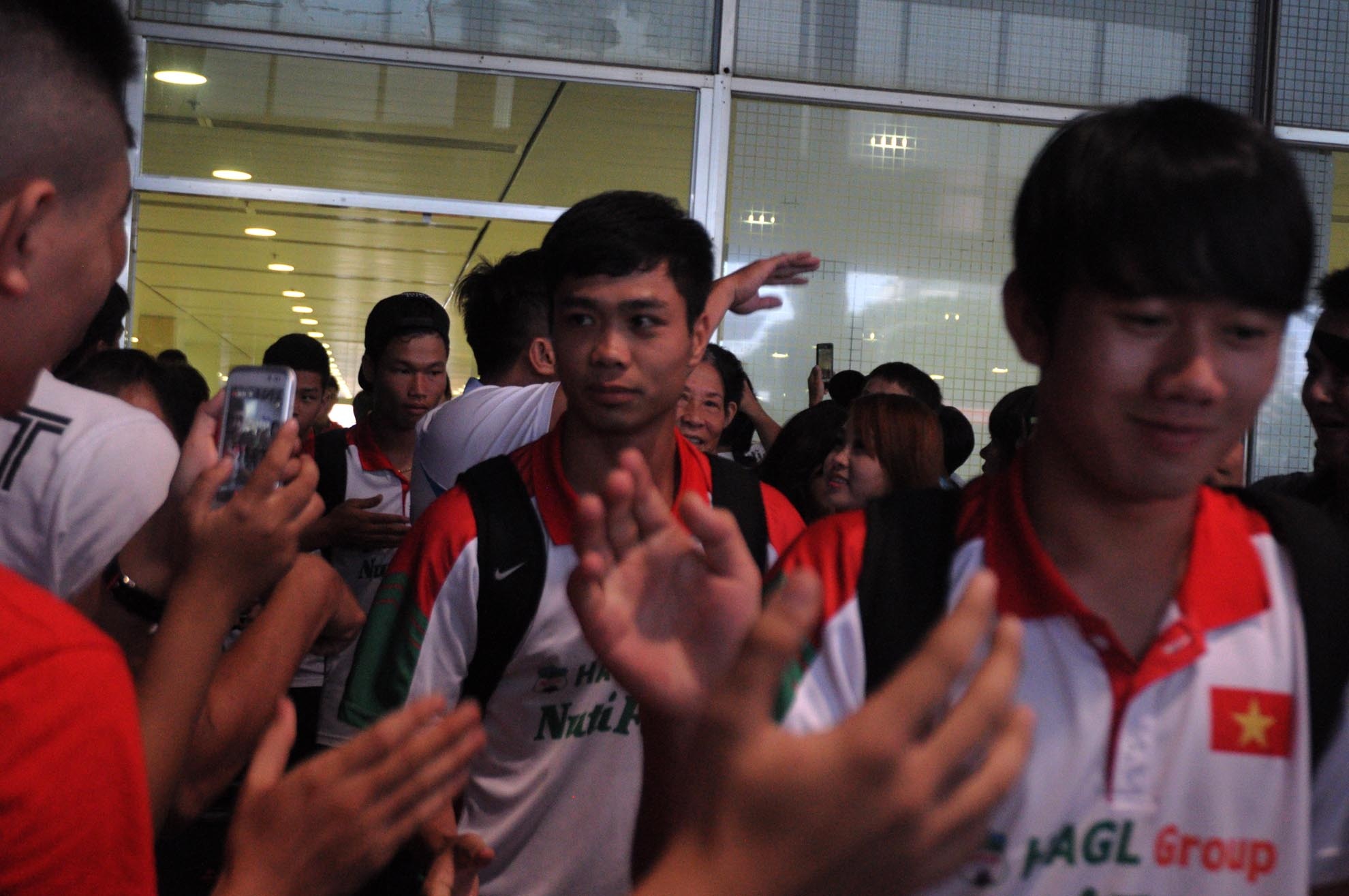 Cau thu U19 VN buon ba trong vong vay nguoi ham mo hinh anh