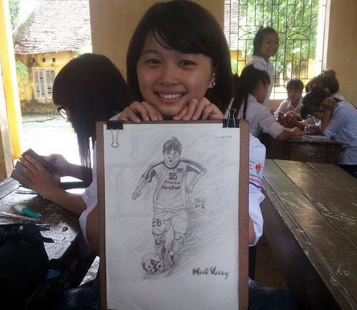 Fan nu thuc thau dem ve tranh tang U19 Viet Nam hinh anh