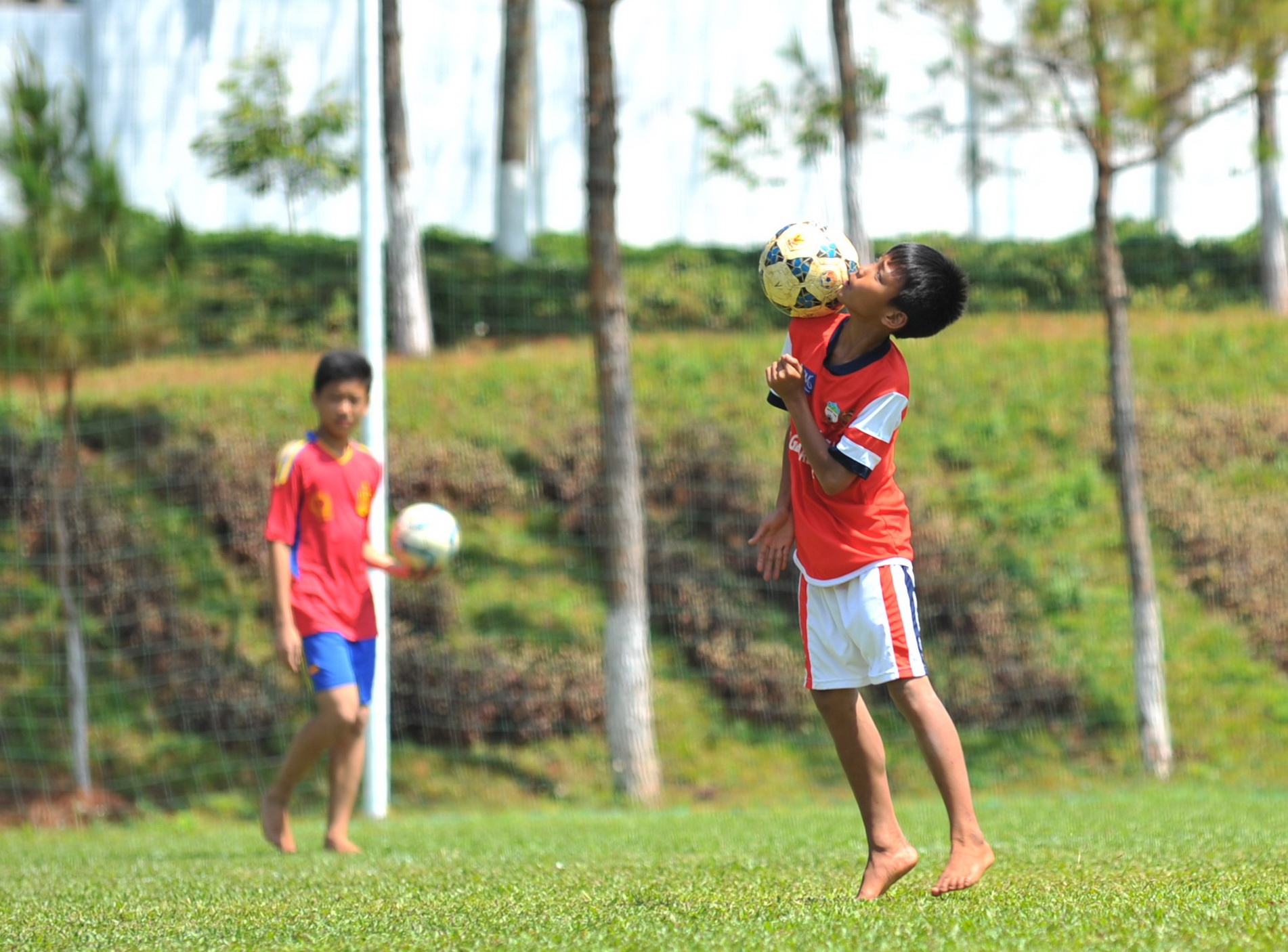 Bau Duc tuyen sinh ga noi tiep buoc dan anh o U19 Viet Nam hinh anh