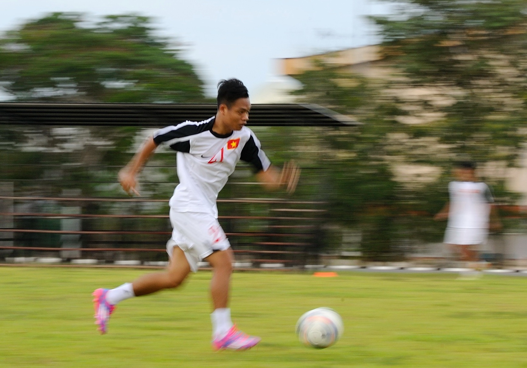 Cau thu nguoi Gia Rai tro lai thi dau cho U19 Viet Nam hinh anh