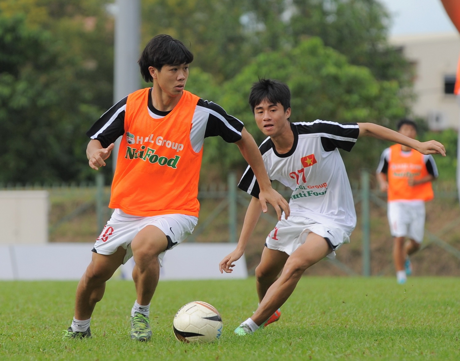 Cong Phuong lap cu dup vao luoi doi hinh hai U19 VN hinh anh