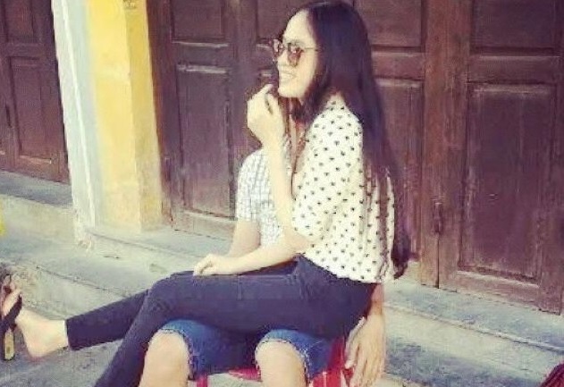 Cau thu U19 dang anh nghi la ban gai ngoi long Cong Phuong hinh anh