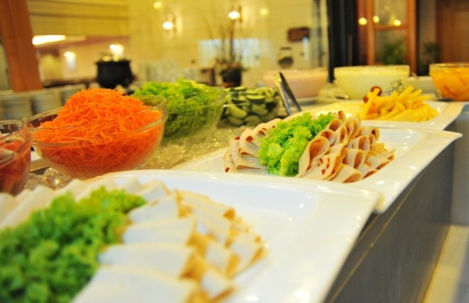 Các món ăn sáng tại khách sạn rất đa dạng cho các cầu thủ lựa chọn. 