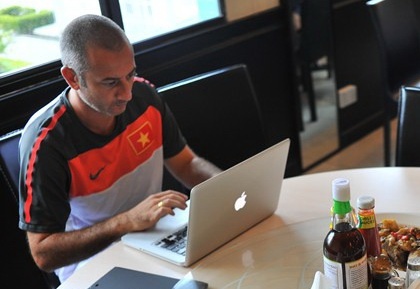 HLV Graechen bo dung bua toi de nghien cuu U19 Nhat Ban hinh anh