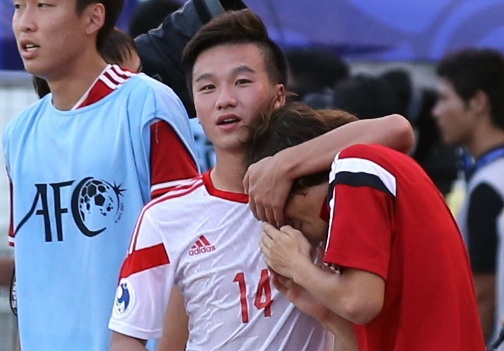 Cau thu Trung Quoc khoc nuc no khi cam hoa U19 Viet Nam hinh anh