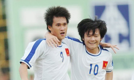 15 nam thang tram voi su nghiep quan dui ao so cua Cong Vinh hinh anh