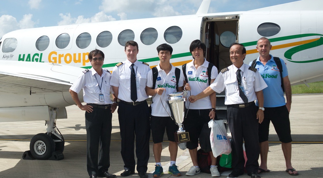 Cong Phuong, Tuan Anh dua Cup vo dich ve Gia Lai hinh anh