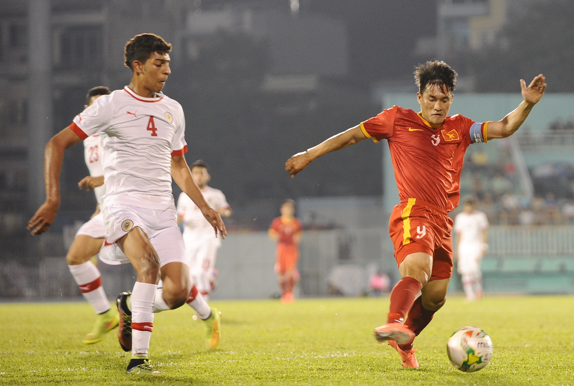 Cong Vinh mo nhat trong tran thang 3 sao cua DTVN hinh anh