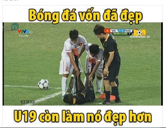 Trong trận đấu bất kể dù đang thắng hay thua, các cầu thủ U19 luôn giúp đỡ cầu thủ đội bạn khi bị chấn thương.