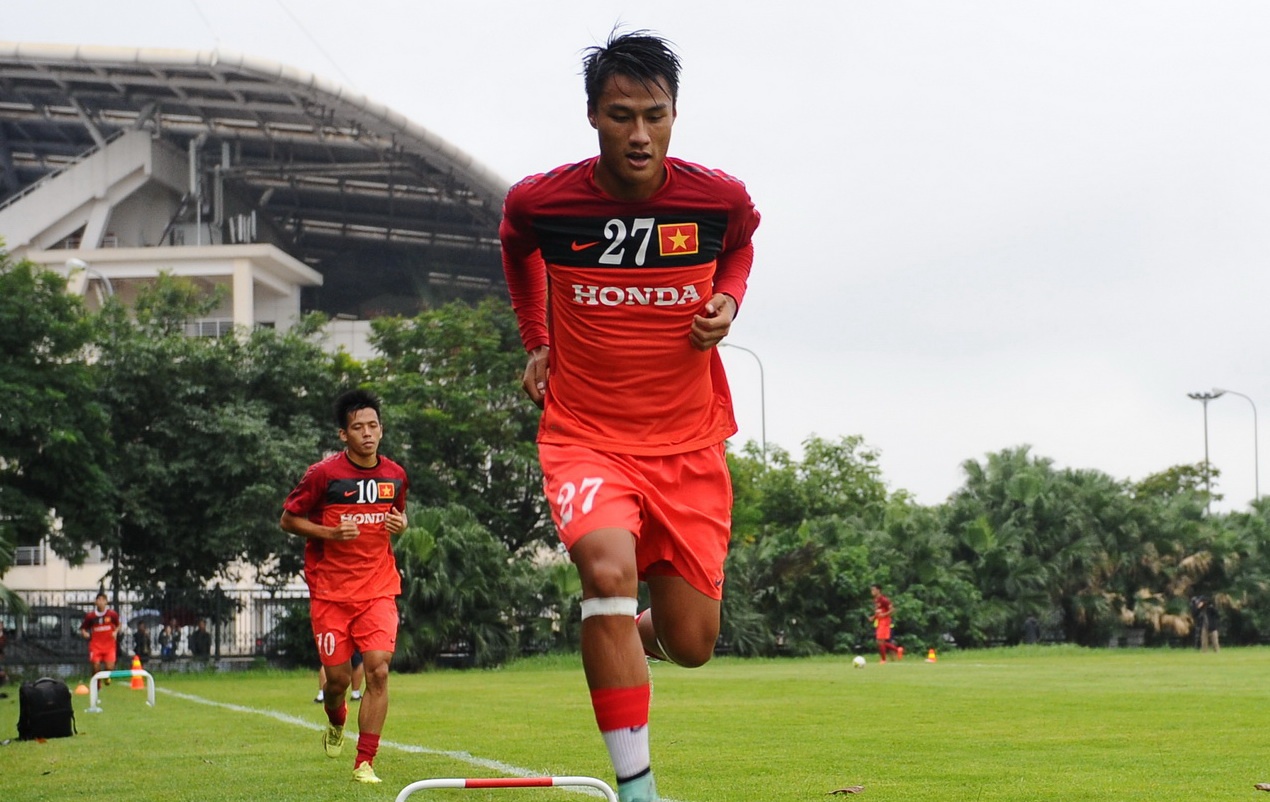 DTVN vat suc tap luyen duoi su giam sat cua HLV the luc hinh anh