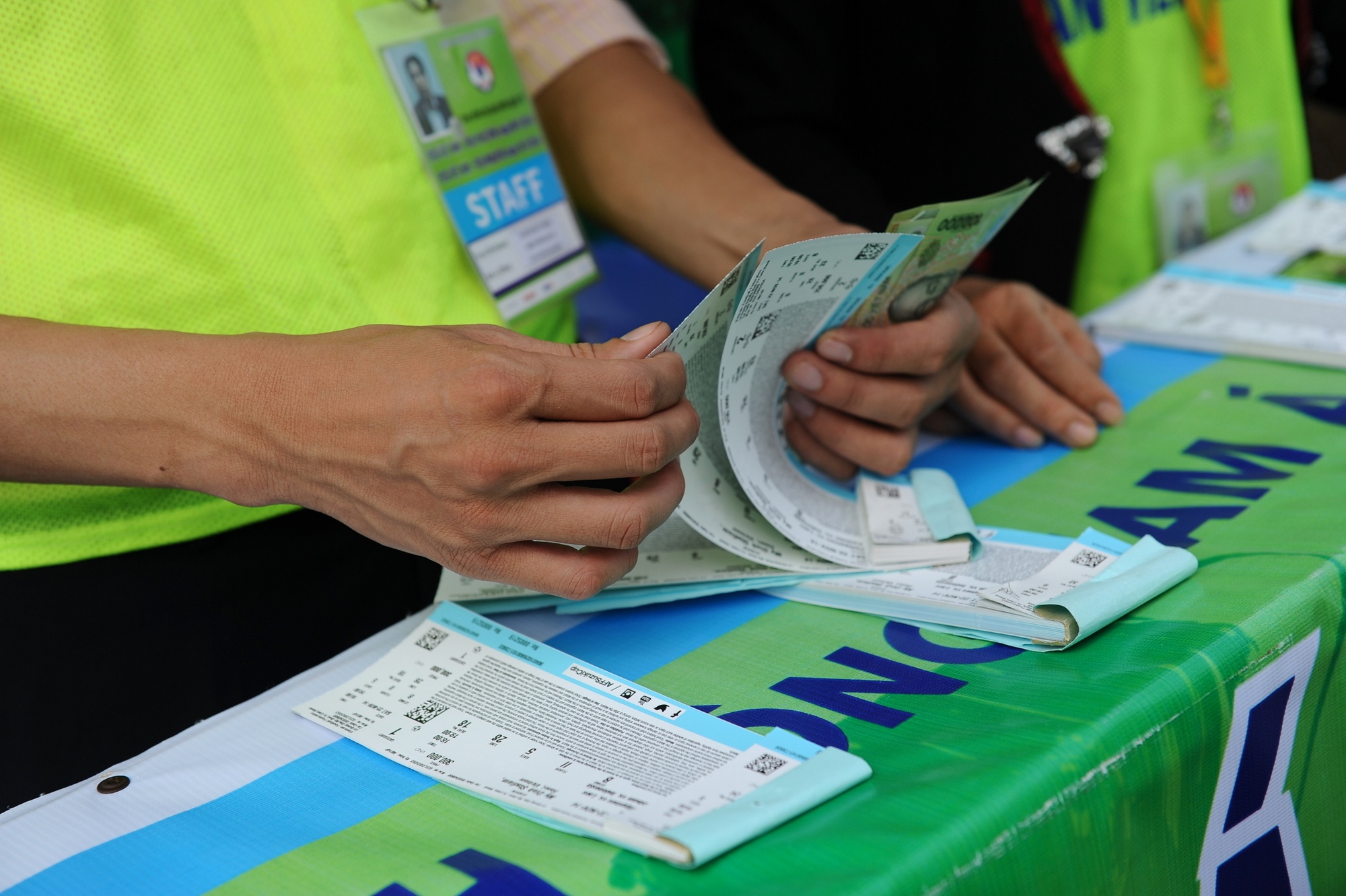 Het sach ve khan dai A tran khai mac AFF Cup 2014 hinh anh