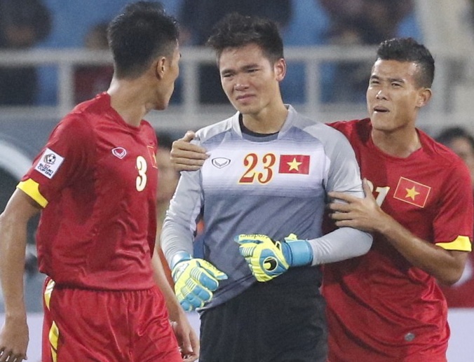 Thu mon Nguyen Manh khoc nuc no sau khi thanh toi do hinh anh