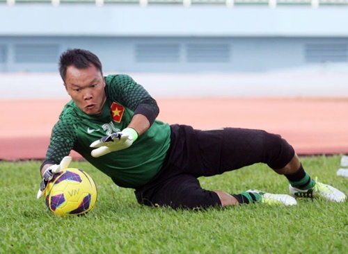 Nhung sai lam cua thu mon DTVN tai cac ky AFF Cup hinh anh