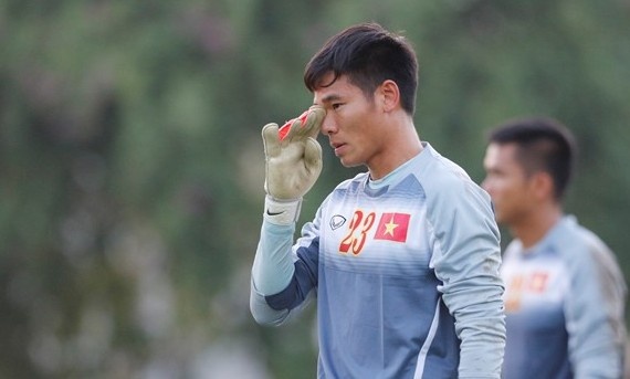 Nguyen Manh co nguy co dap la mia, phai chia tay AFF Cup hinh anh