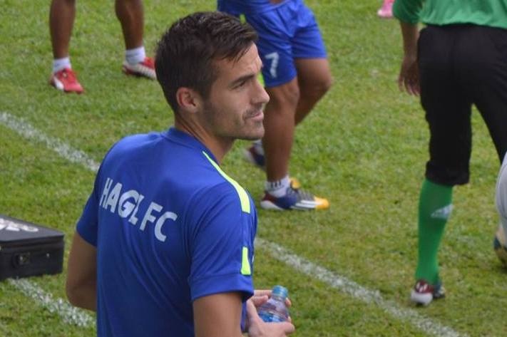 Tuyen thu Slovenia den HAGL thu viec vi ham mo Cong Phuong hinh anh