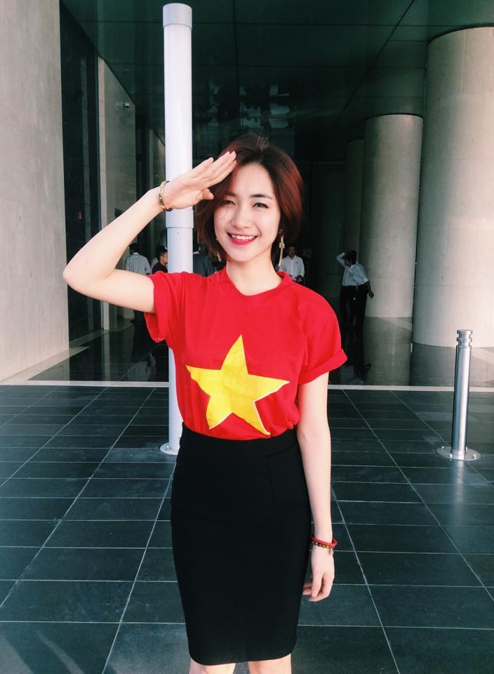 Hoa Minzy hat tang cac cau thu U19 hinh anh