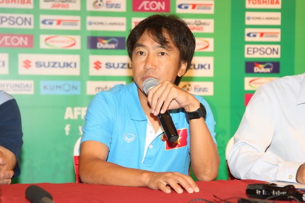 HLV Miura: 'DTVN tu tin danh bai Malaysia de vao chung ket' hinh anh