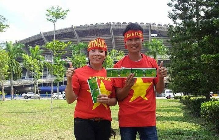 Nguoi Viet tai Malaysia hao huc di mua ve tiep lua cho DTVN hinh anh