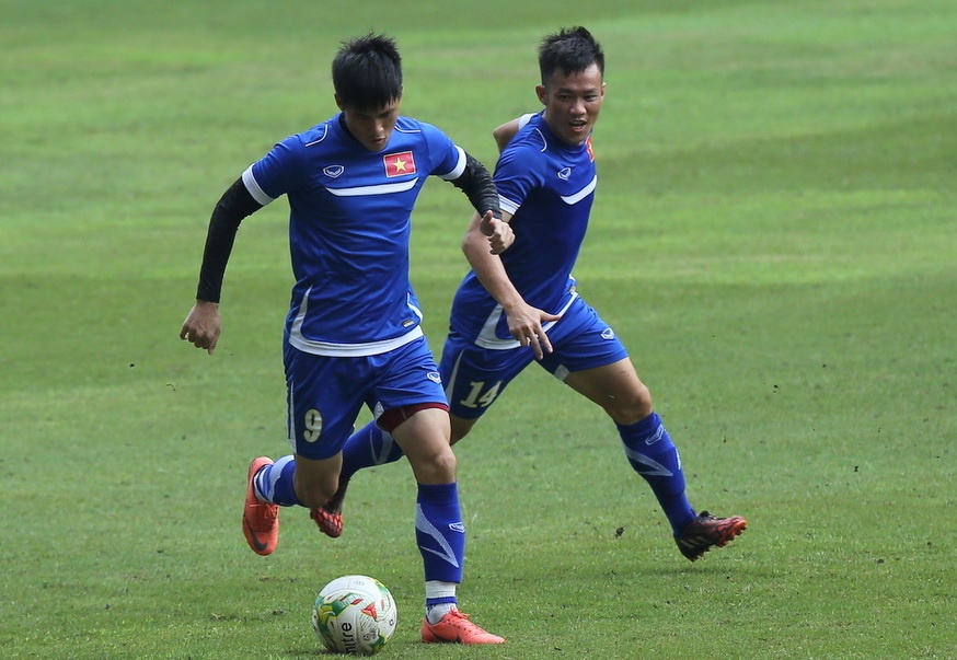 DTVN tap kin trong buoi lam quen san Shah Alam hinh anh