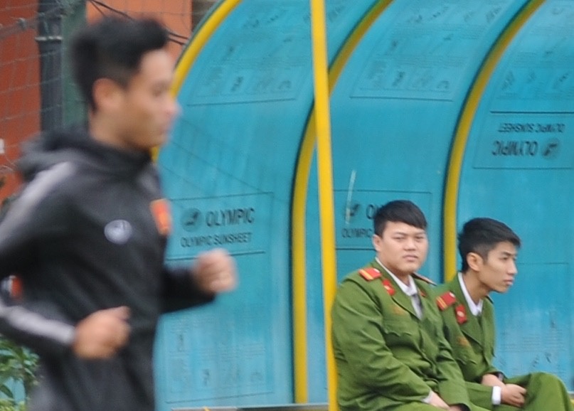 Luc luong an ninh theo sat DTVN truoc tran ban ket hinh anh