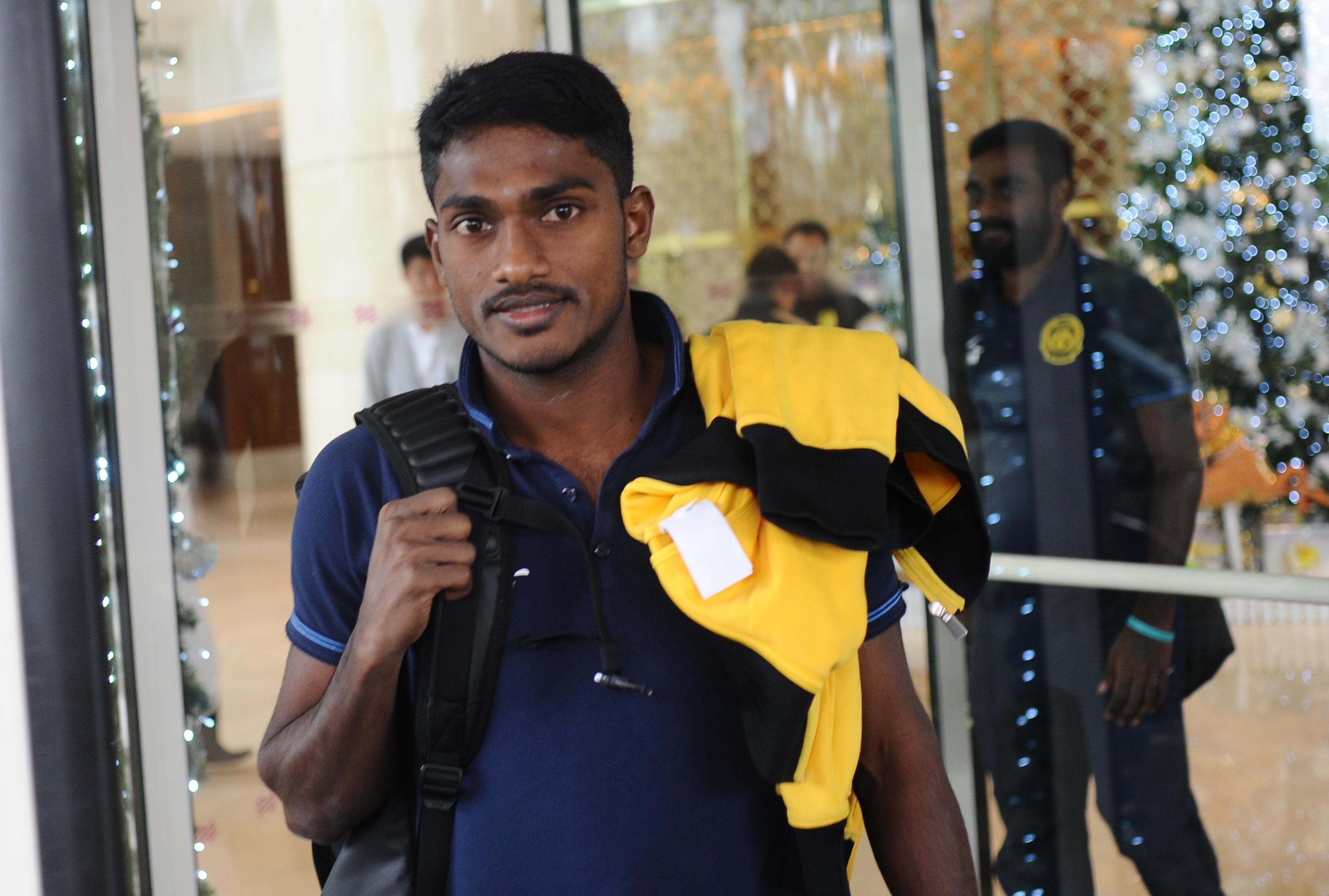 DT Malaysia roi Ha Noi voi loi dong vien cau thu Viet Nam hinh anh