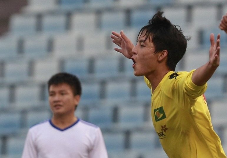 Trung ve U19 VN lap cu dup giup Nghe An vo dich DHTDTT hinh anh