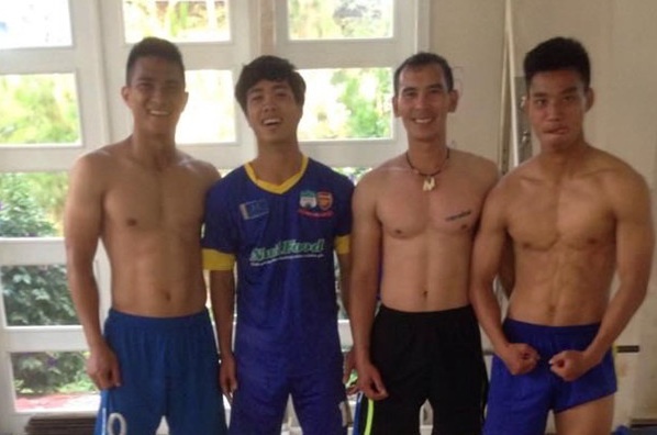 Cau thu HAGL duoc trang bi ao tap tri gia 50 trieu/bo hinh anh