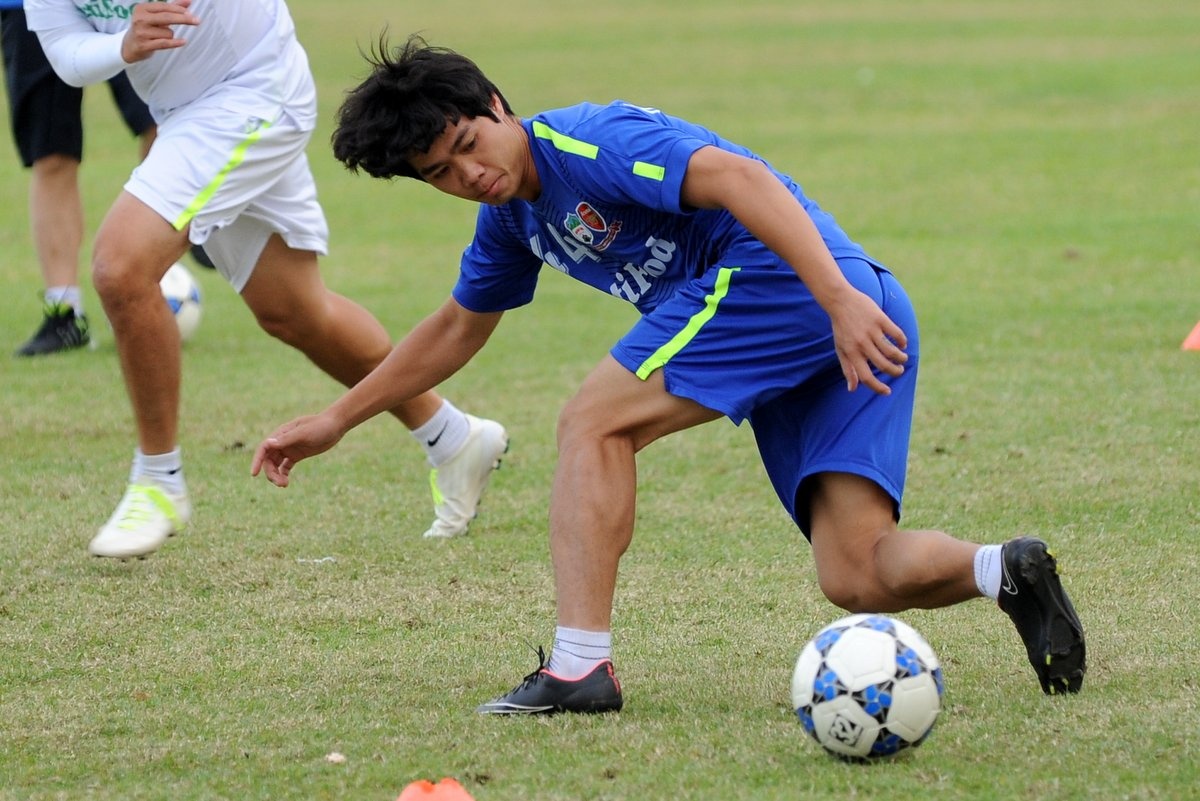 Cong Phuong bat bai ngoai binh Thuy Dien o man da bong ma hinh anh