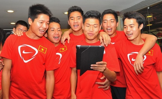 'Anh khong doi qua' - bai tu nhi nho cua U19 Viet Nam hinh anh