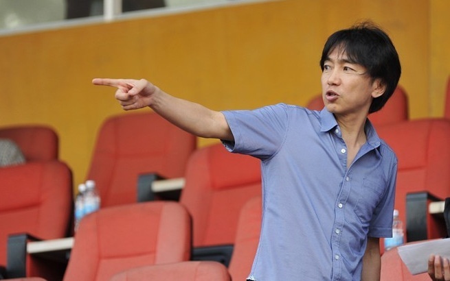 HLV Miura du khan tran dau Cong Phuong thi dau V.League hinh anh