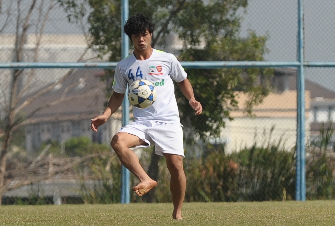 Cong Phuong da bong chan dat cung dan anh Hoang Thien hinh anh