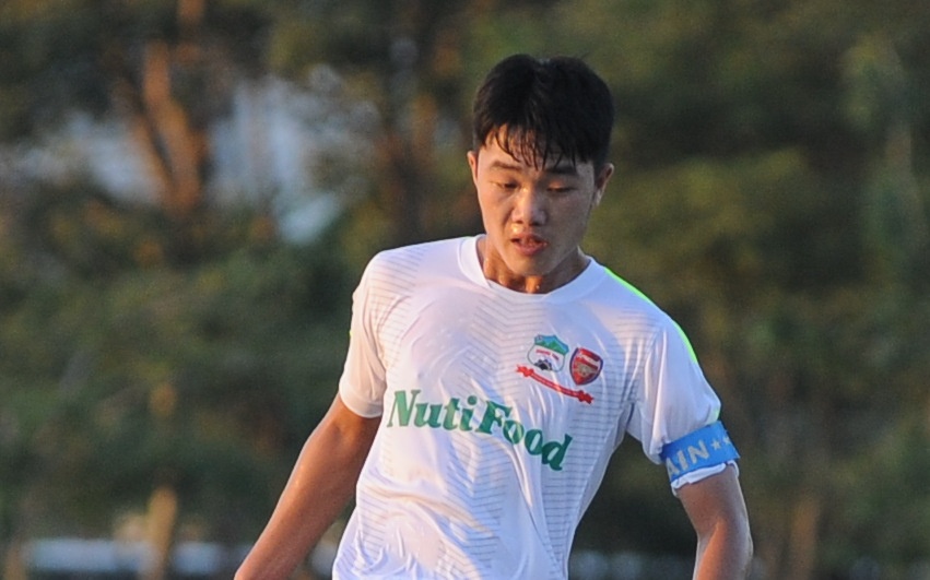 Xuan Truong thay Cong Phuong mang bang doi truong HAGL hinh anh