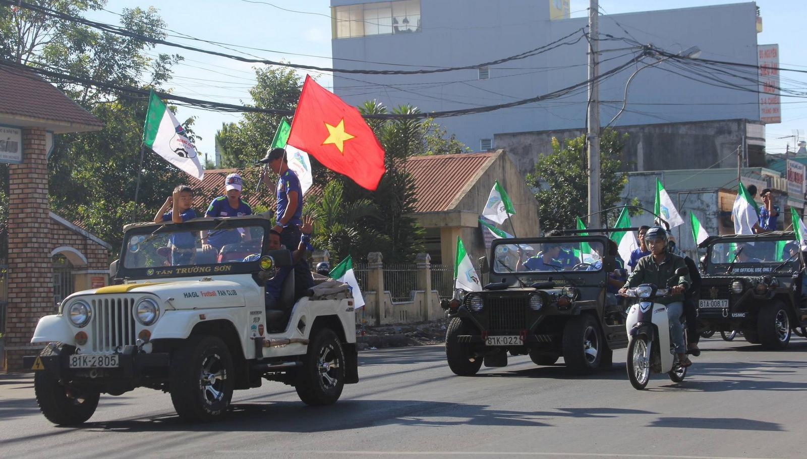 CDV Pleiku dieu hanh tiep lua cho Cong Phuong toa sang hinh anh