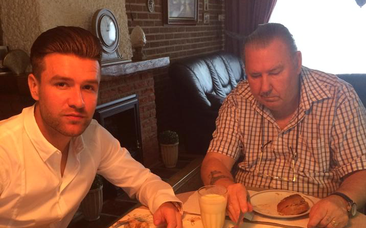 Trung ve Van Bakel va DJ Myno ve Ha Lan chiu tang ong hinh anh