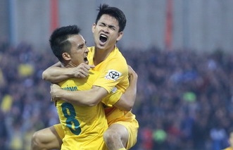 Cau thu Thanh Hoa dong vien trung ve 'bat dac di' cua HAGL hinh anh