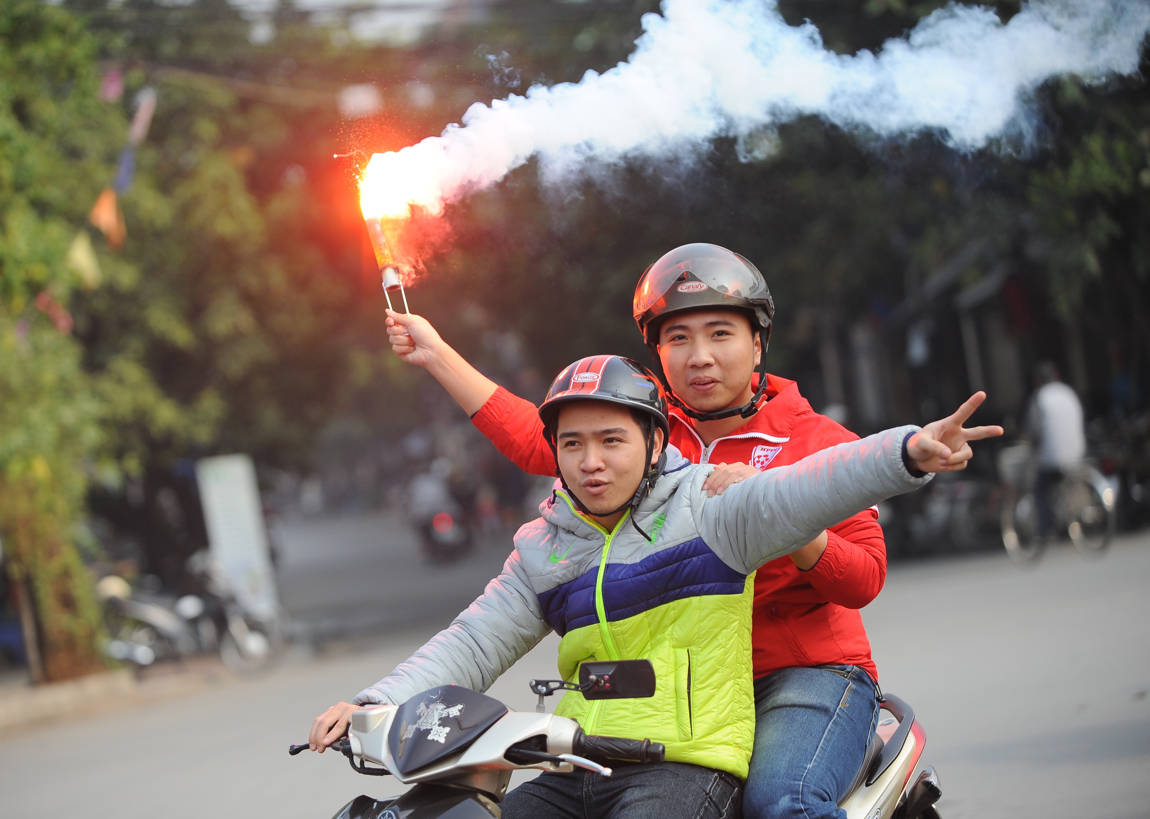 CDV Hai Phong dot phao sang truoc tran gap HAGL hinh anh