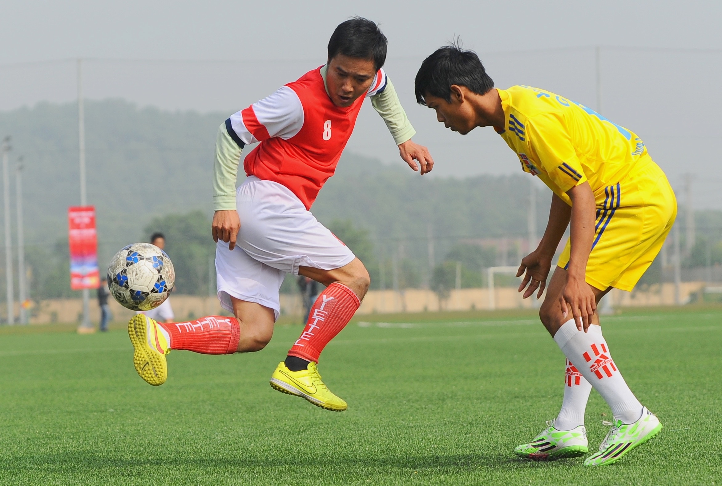 Son 'cong chua' gap bong cau vong ghi ban o doi cuu The Cong hinh anh