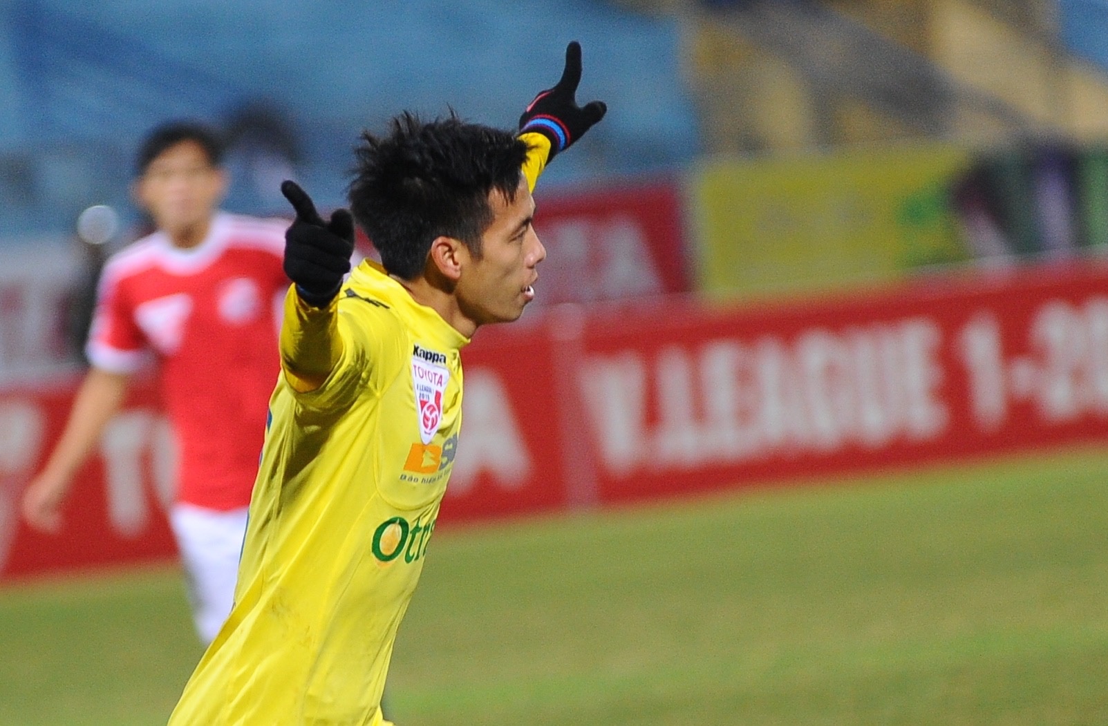 Van Quyet lap cu dup giup Ha Noi T&T thang de Dong Nai hinh anh