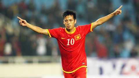 Van Quyet truyen kinh nghiem duoi thoi Miura cho lua U19 hinh anh