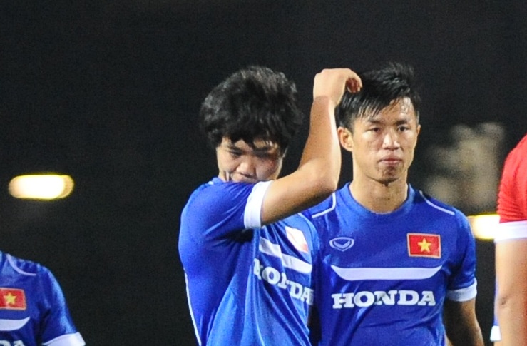 Cong Phuong tham met trong buoi tap dau tien cung Olympic VN hinh anh