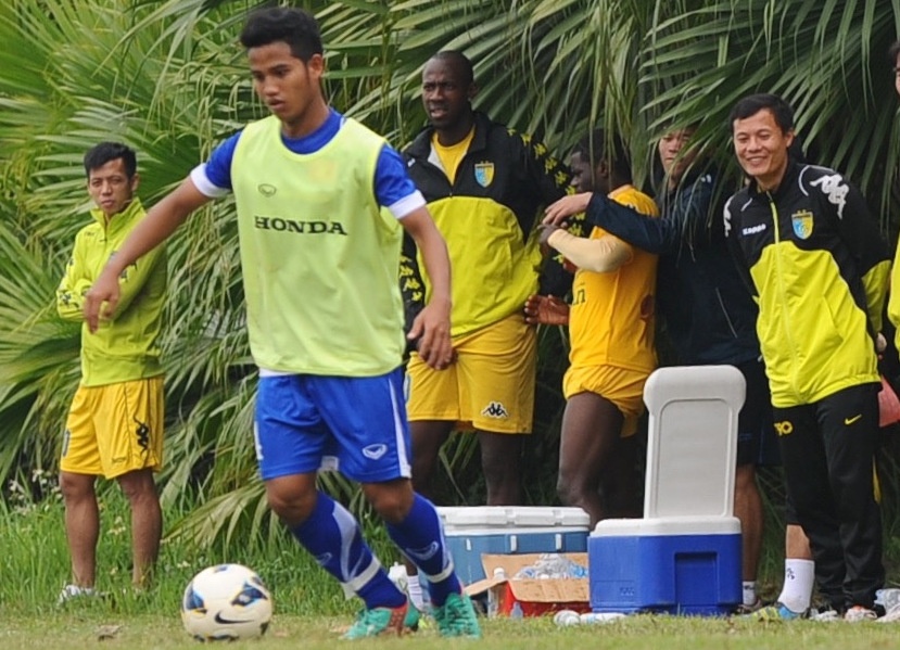 Van Quyet, Thanh Luong xem Olympic VN thi dau doi khang hinh anh