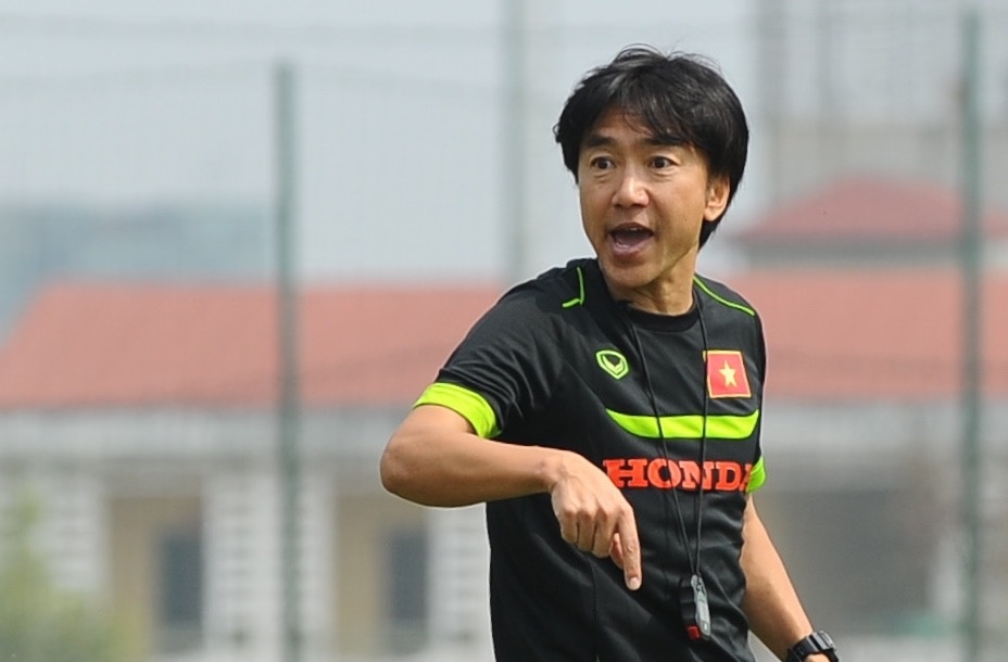 HLV Miura huy lich so tai voi doi dau bang V.League hinh anh